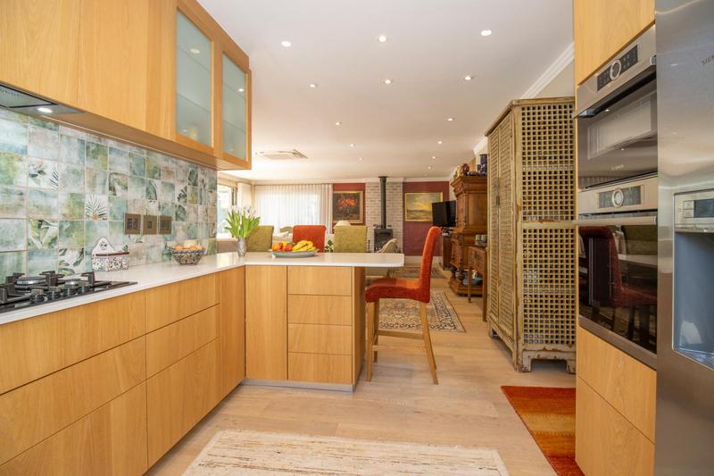 4 Bedroom Property for Sale in Constantia Western Cape